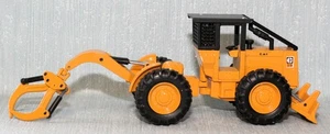 JOAL 226 1:43 CAT C518 TRACTOR GRAPPLE SKIDDER  BOXED - Picture 1 of 13