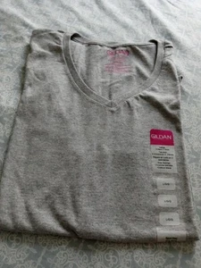 Gildan Large Adult Sport Gray T-shirt - Picture 1 of 2