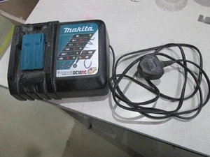 Makita battery charger DC18RC - Picture 1 of 1