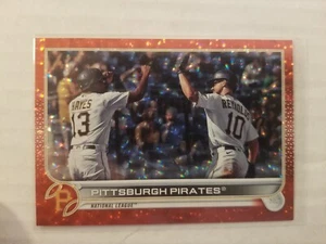 2022 Topps Series 2 Pittsburgh Pirates Team Card #646 Red Foil Parallel 167/199 - Imagen 1 de 2