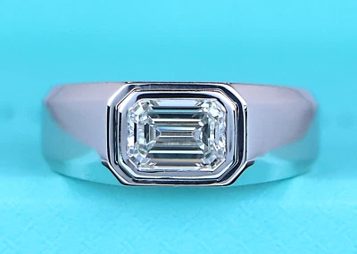 $41500 Anillo de compromiso Tiffany Co The Charles para hombre platino corte esmeralda diamantes Foto 1 de 4