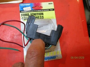FORD-F100-F150-F250-MUSTANG MERCURY-LINCOLN--JEEP-1975-87 IGNITION COIL HARNESS - Picture 1 of 4