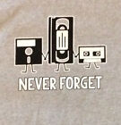 Never Forget Retro Cassette VHS disquette T-shirt Funny années 80 rétro 