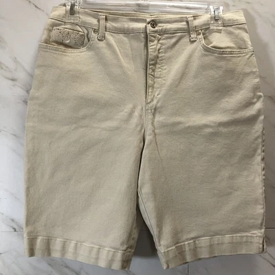 Bermuda Gloria Vanderbilt Amanda tamanho 14 bege cáqui bronzeado stretch clássica - Imagem 1 de 4