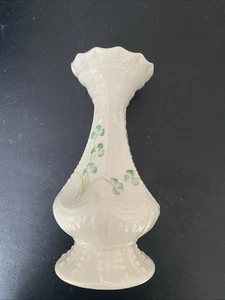 Vintage Belleek Ireland Irish Shamrocks 7" Porcelain Island Vase - Picture 1 of 4