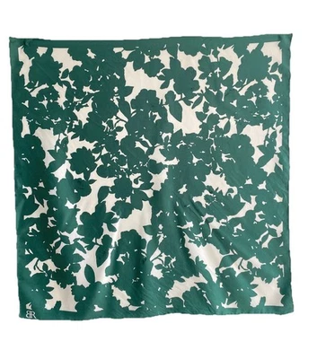 BANANA REPUBLIC green Silk Women’s Scarf Leaf Print 28"/28" Good Con - Image 1 of 4