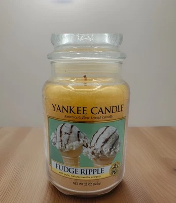 Yankee Candle Fudge Ripple Tarro Grande 22oz Deerfield MA Etiqueta Blanca Retirado Foto 1 de 4
