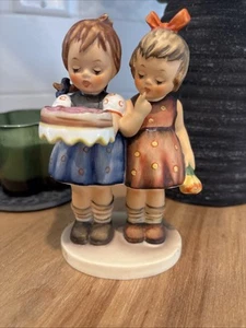 Hummel Goebel Figur "Happy Birthday". 176/0 - Bild 1 von 6