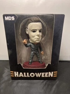 Michael Myers Figura Stilizzata 6 Pollici Mezco Horror 2019 MDS Halloween - Foto 1 di 15