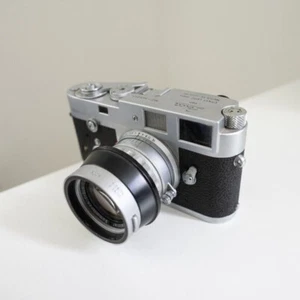 Leica M2 Chrome body with 2/5cm Summicron Lens - Picture 1 of 9