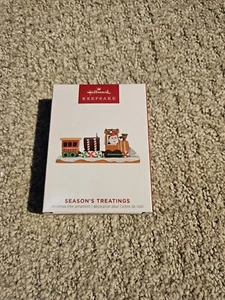 Hallmark Keepsake - Season's Treatings - 15th - 2023 - Picture 1 of 4
