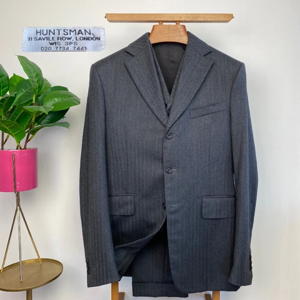 Huntsman Savile Row (37R) Bespoke 3 Piece Herringbone Charcoal Handmade Suit VGC - Image 1 of 4