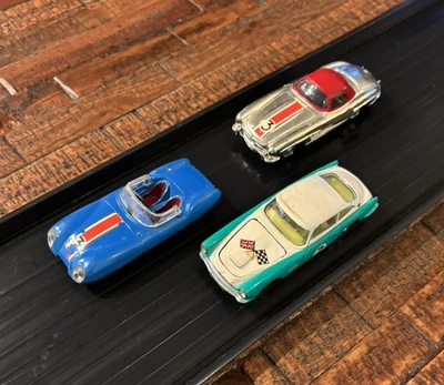 Corgi Aston Martin DB4, Mercedes Benz 300 SL Roadster, Lotus Mark 11 LE Mans Foto 1 de 4
