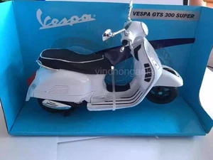 Vespa GTS 300 Super 1:12 Diecast Motorcycle Model WHITE by New Ray 57243 (RARE!) - Picture 1 of 10