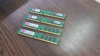 RAM KINGSTON - 4 moduli da 2GB DDR3 1333 (PC3-10600) KVR1333D3N9/2G - TOTALE 8GB - Immagine 1 di 3