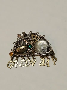 Green Bay Packers Football Helmet Purse Dangle Charm Handcrafted Brooch Cute - Picture 1 of 2