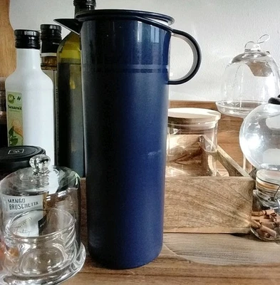 TUPPERWARE Preludio Kanne 1 Liter blau 1l Getränkebehälter Kippdeckel Griff - Bild 1 von 4