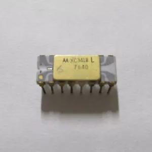 Vintage Motorola XC3418L Modulator/DeMod IC/CPU Zebra-Gray/Gold Intel C4004 ERA - Picture 1 of 7