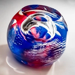 Pisapapeles facetados de vidrio edición limitada Caithness 'Britannia' rojo blanco azul 1988 - Imagen 1 de 13