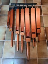 7 alte Orgelpfeifen aus Holz inkl. Wandaufhängung