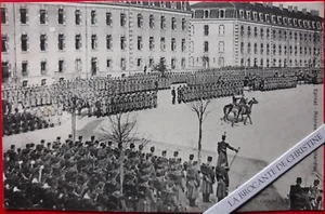 Nr. 2 CPA D'EPINAL Kaserne Courcy Revue von Colonel VOSGES 88 - Bild 1 von 2