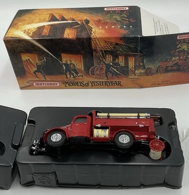 VINTAGE MATCHBOX 1939 BEDFORD WATER TANKER FIRE ENGINE SERIES YFE04 - Image 1 of 4