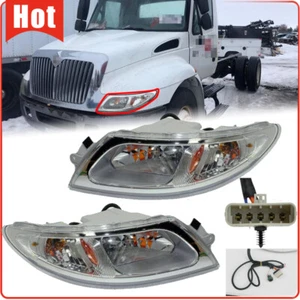 Headlight Headlamp Pair Set of 2 for International 4100 4200 4300 4400 8500 8600 - Picture 1 of 11