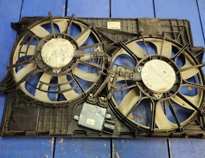 Jeep Cherokee 2014-2018 3,2 L radiador refrigeración doble ventilador motor con cubierta OEM daños Foto 1 de 4