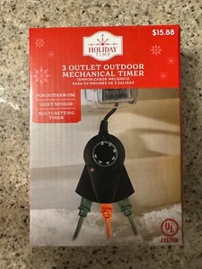 Holiday Time :: 3 Outlet Mechanical Timer w/4 Lighting Programs, Light Sensor - Picture 1 of 1