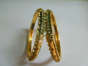 Bracciale Indiano Rosso Polka Bianco Sanka Verde 2,8 SZ Placcato Oro Braccialetti Kada 2pz - Foto 1 di 3