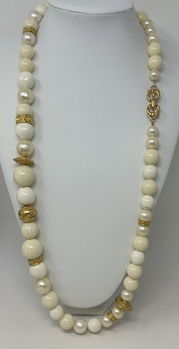 Collana Vintage Estate Givenchy Doppia Chiusura GG Perla Finto Avorio Oro Perline