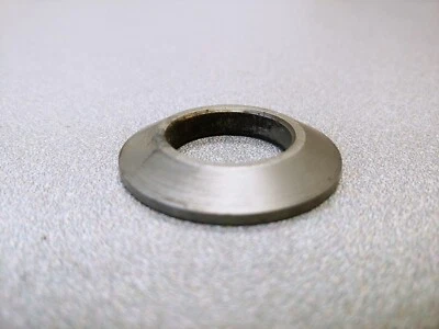 NICE USED ORIGINAL GENUINE PORSCHE 928 REAR LOWER CONTROL ARM PIN BEVEL WASHER — 第 1/3 张图片