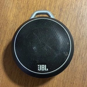 Original JBL Micro Wireless Tragbarer Bluetooth Lautsprecher Schwarz mit AUX Kabel Funktioniert - Bild 1 von 3
