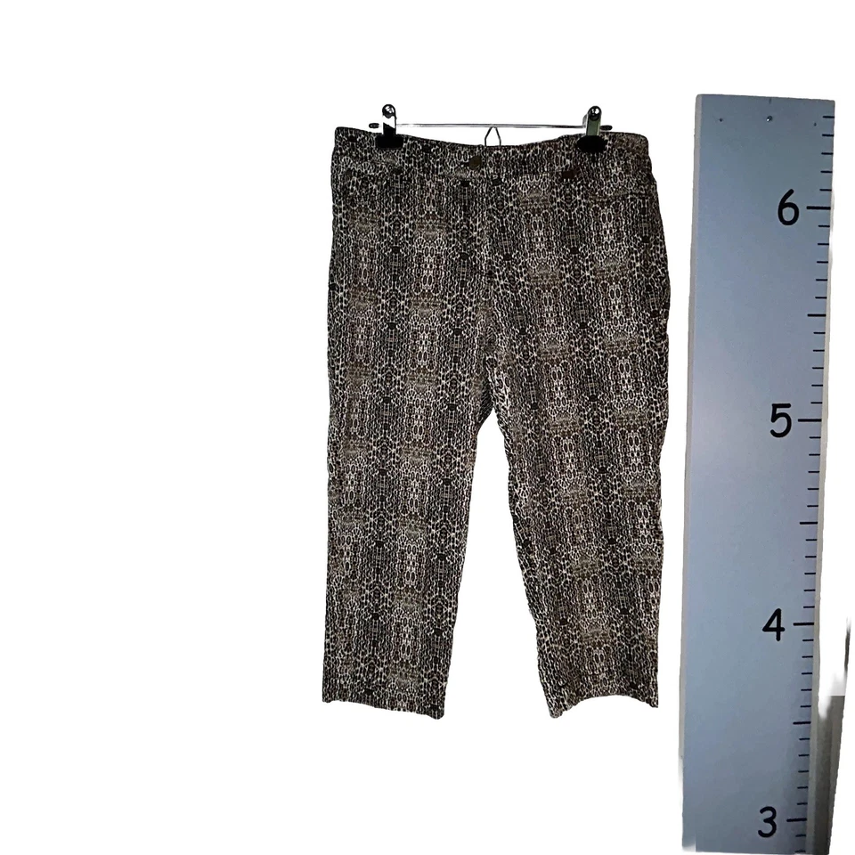 Pantalones capri ceñidos al cuerpo con estampado animal talla 14 Tanjay para mujer Foto 1 de 4