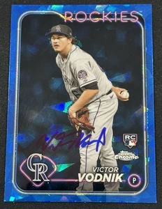 Tarjeta automática Victor Vodnik 2024 Topps cromo zafiro #607 autografiada Rockies RC - Imagen 1 de 1