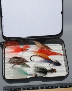 CAJA DE PLÁSTICO PARA MOSCAS DANICA Y ALGUNAS MOSCAS GRANDES DE SALMÓN / LUCIO - Imagen 1 de 4