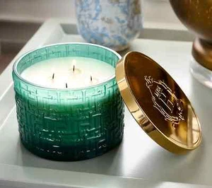 HomeWorx by Slatkin Mrs. H by Dee Hilfiger 18oz Snowy Aspen Pine Green Candle - Picture 1 of 6