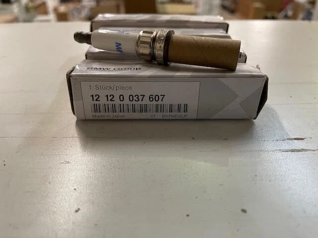 bmw Spark Plugs BKR6EQUP 3199 (x4 Plugs) Fits BMW E46 320i - 330i 12120037607 - Image 1 of 3