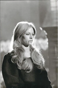 NATHALIE DELON - LE MOINE - Adonis KYROU / LUIS BUNUEL -20 X 30 cm - 1973 - Picture 1 of 2