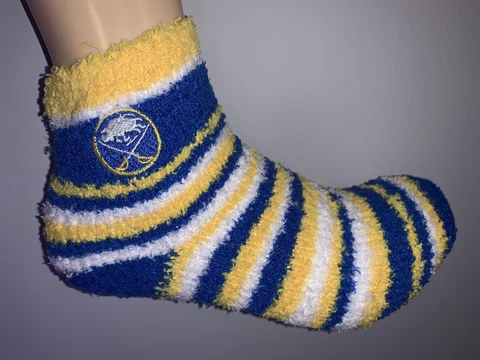 BUFFALO SABRES NHL HOCKEY JERSEY LOGO STRIPE ANKLE FUZZY SOCKS MEDIUM Cover