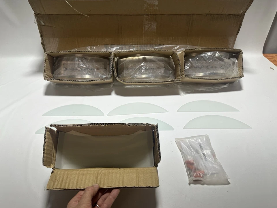 Arandela de parede Nuvo Mercer LED 3 luzes 14,4W 855 lúmens 2700K vidro fosco níquel - Imagem 1 de 2