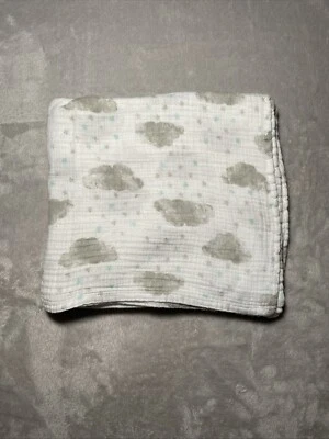 Manta de muselina para bebé Aden + Anais gris nube verde azulado estrella blanca algodón envoltura Lovey Foto 1 de 4