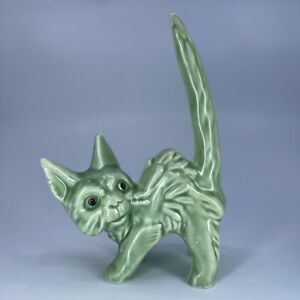 Vintage 1930's-40's Sylvac Green SCAREDY CAT  - 15.5cm in Excellent Condition