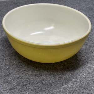 PYREX Yellow 4 Quart Bowl 404. Vintage - Pre-1950’s. - 10” Bowl - Rare - White - Picture 1 of 5