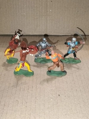 BRITAINS HERALD SWOPPETS - 2 X AMERICAN INDIANS - 2 X MEDIEVAL - 1 X COWBOY  - Image 1 of 4