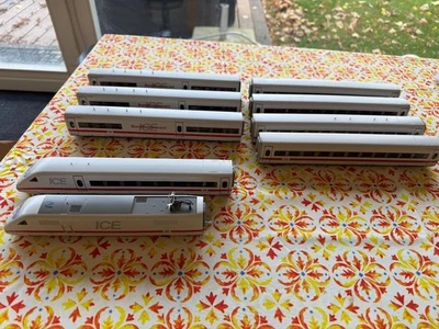 Märklin H0 - Triebwagenzug ICE 2 BR 402 der DB grauweiß Nr. 36711 / OVP - Bild 1 von 4