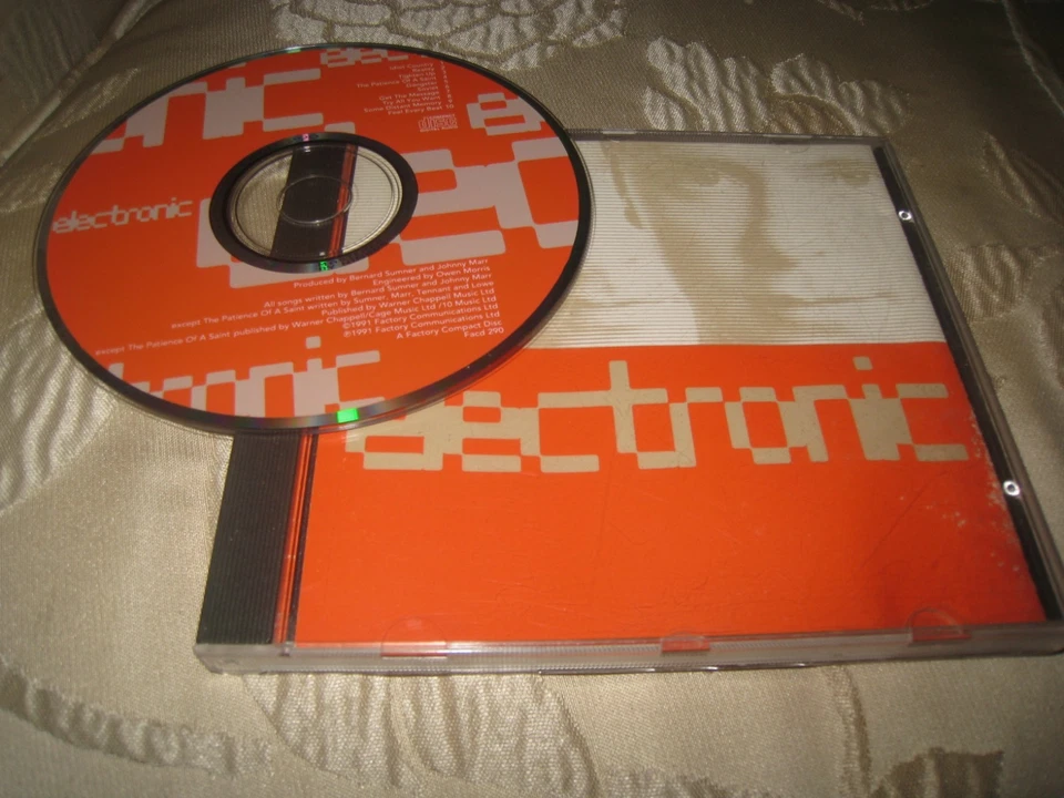 ELECTRONIC USED JOHNNY MARR BERNARD SUMNER NINETIES POP UK CD ALBUM INC REALITY. - Image 1 of 2