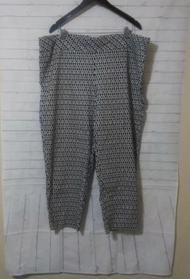 Pantalones cortos/capri ajustados para mujer Ingredientes patrón negro, talla 22W  Foto 1 de 4