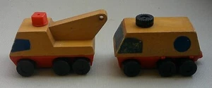 Vintage 70er Hasbro 2er Set Holz Aufzieh Spielzeug Trucks - Korea - Sammlerstück - Bild 1 von 3