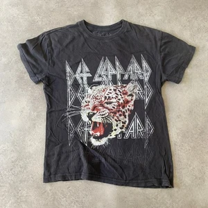 Def Leppard T-Shirt Womens XS Music Graphic Rock Band Tee, Black - Picture 1 of 7